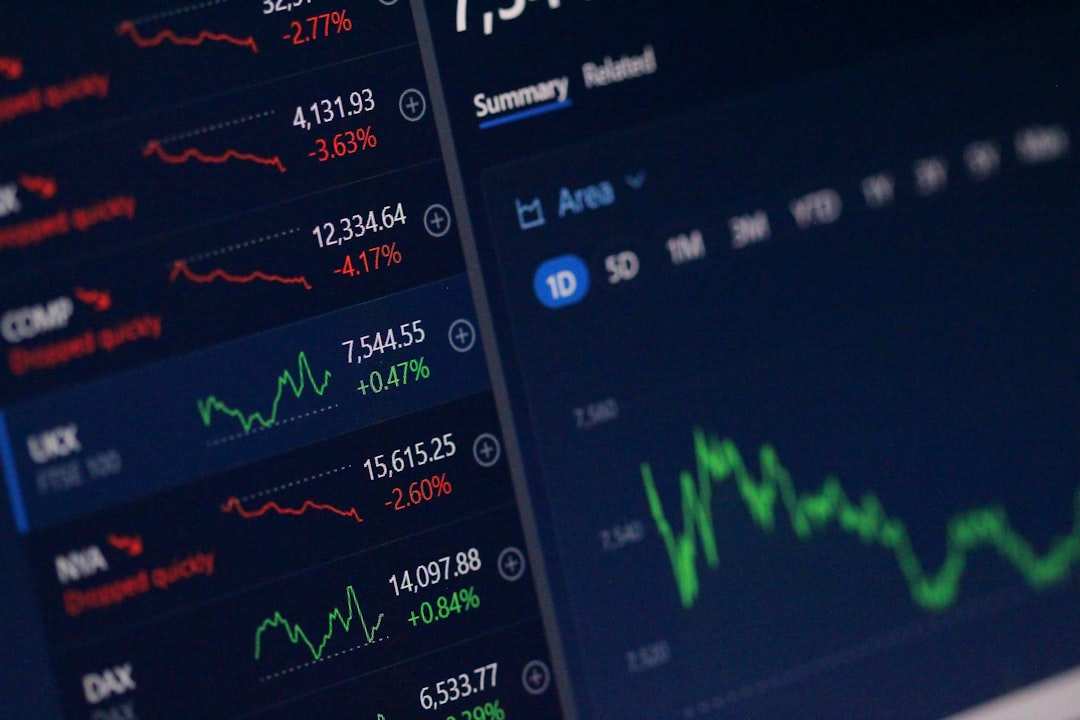 Trading screen comparing ETF vs mutual funds performance