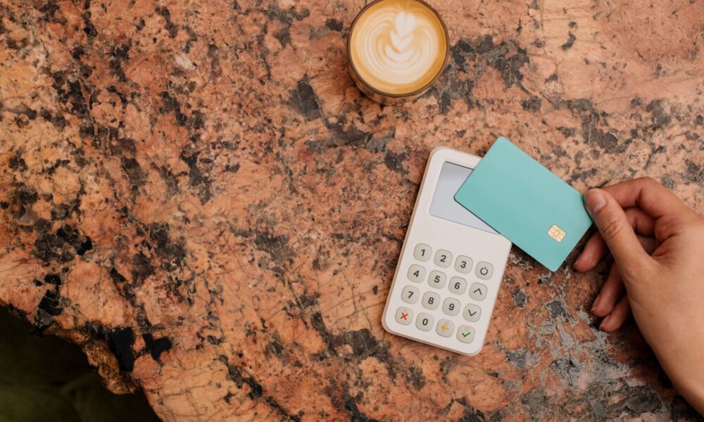 Calculator representing how to calculate a credit utilization ratio